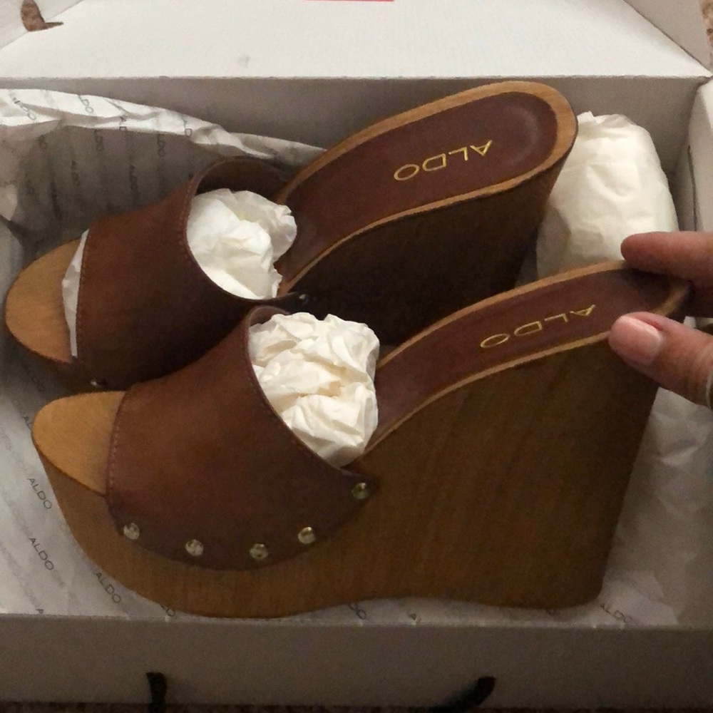 Aldo leather slip on wedges